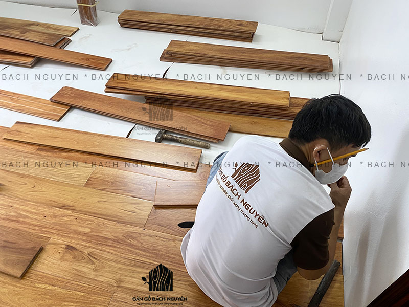 Thi công sàn gỗ Gõ Đỏ Lào cho căn nhà tại Phố Hào Nam, Hà Nội