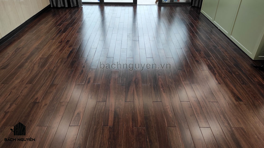 Sàn gỗ Chiu Liu Lào đẹp, cứng chắc, bền bỉ